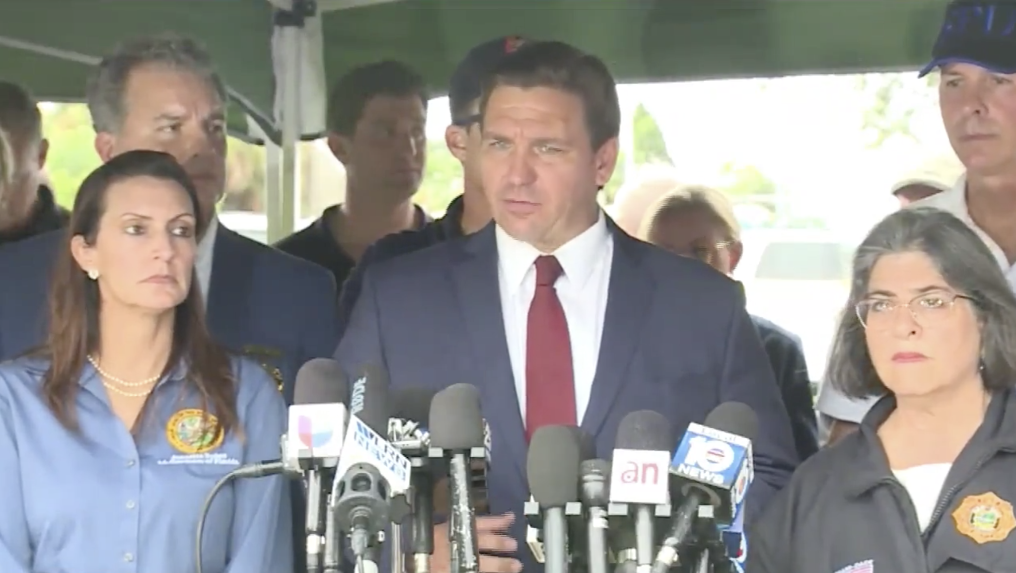 DeSantis, state leaders coordinate state resources to Surfside building collapse site - Vimarsana News